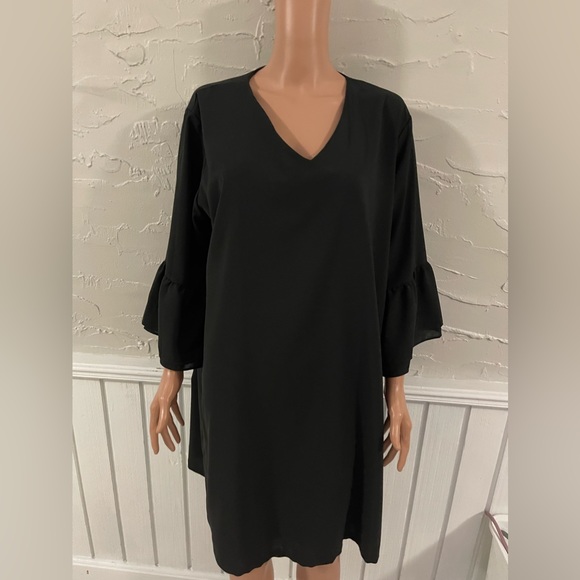 Bell sleeve shift dres - Picture 5 of 7